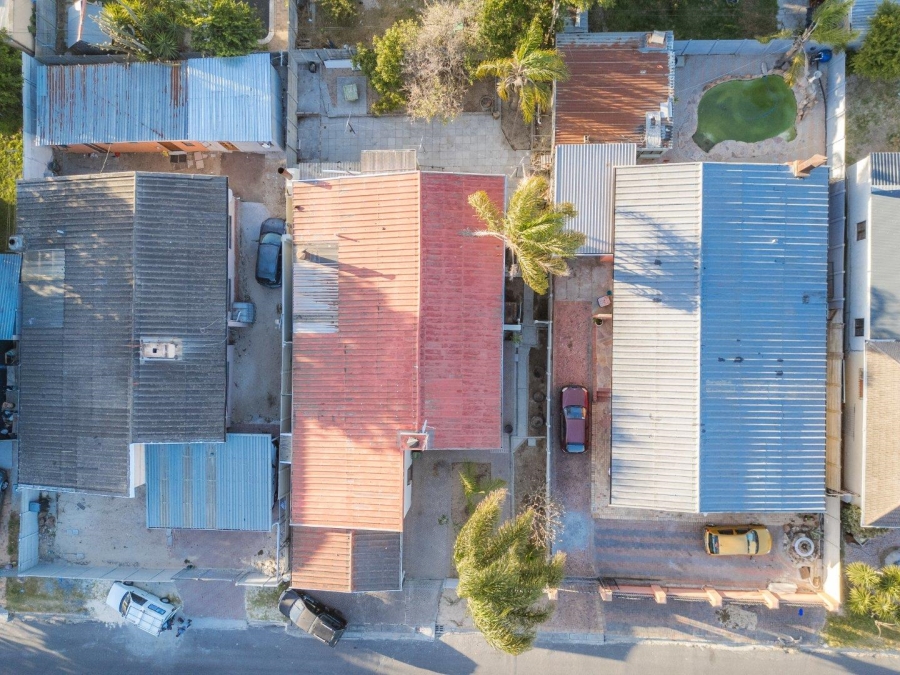 3 Bedroom Property for Sale in Peerless Park East Western Cape